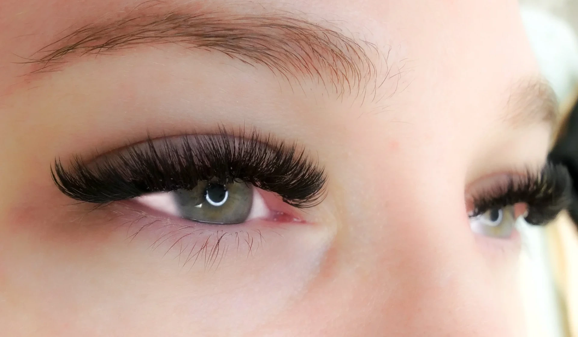 Bold Lashes Are Officially Back As The Biggest Beauty Trend Of 2026