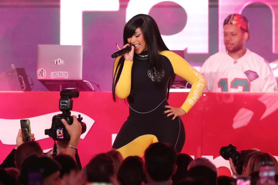 Cardi B Unleashes R Rated Twerk Fest At Explosive New Jersey Concert On Little Miss Drama Tour