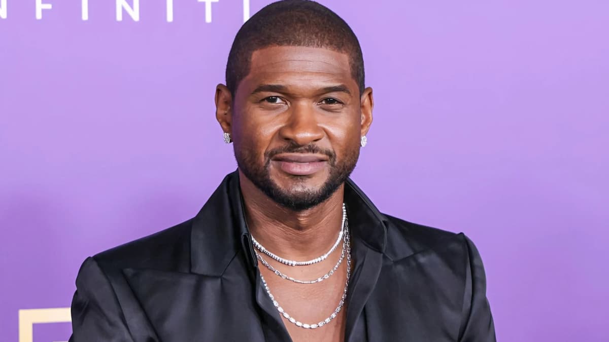 Usher Now Gives Disclaimer Before Pulling Fans On Stage