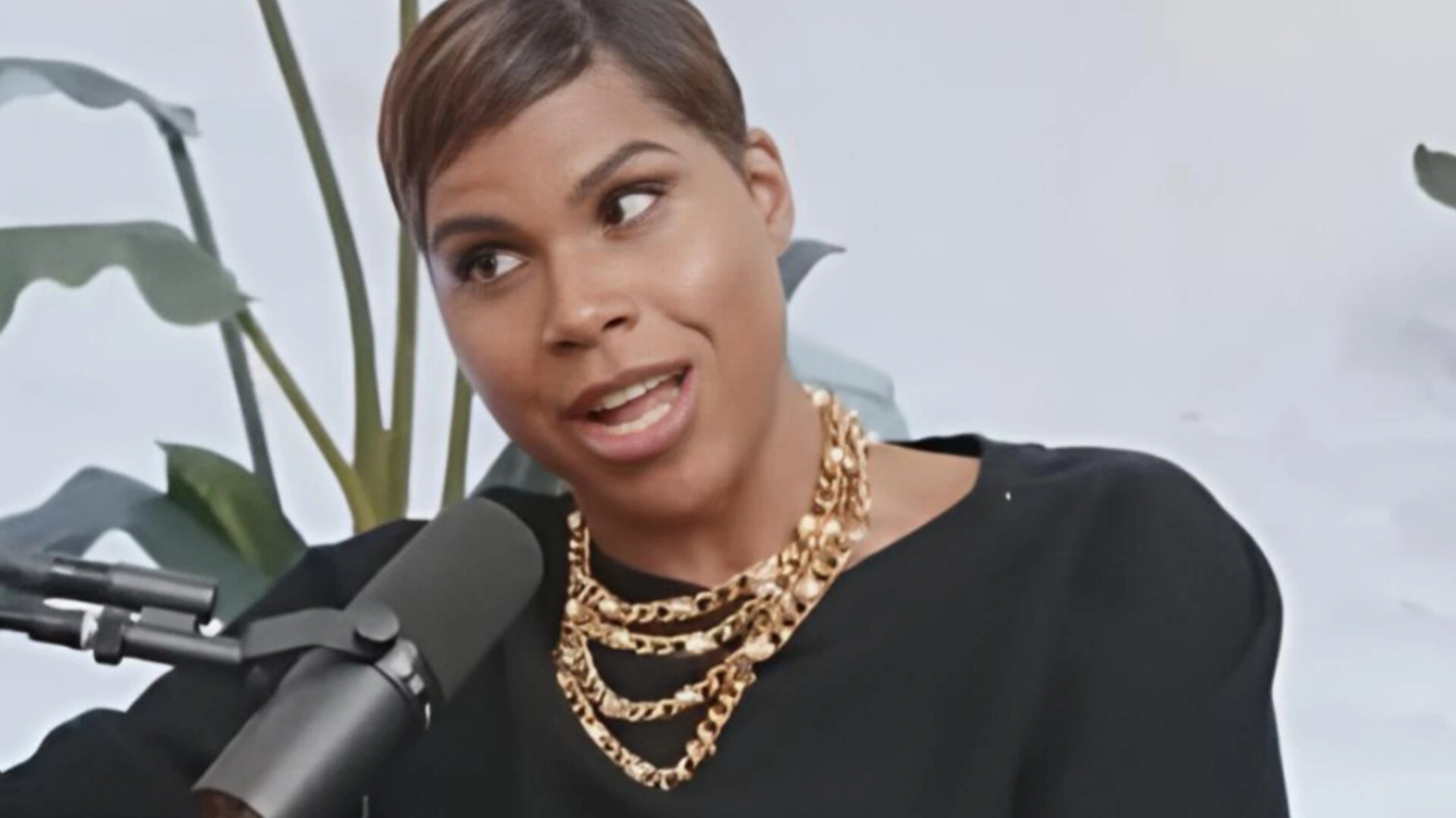 E.J. Johnson Reveals He Competes With Straight Women For Straight Men