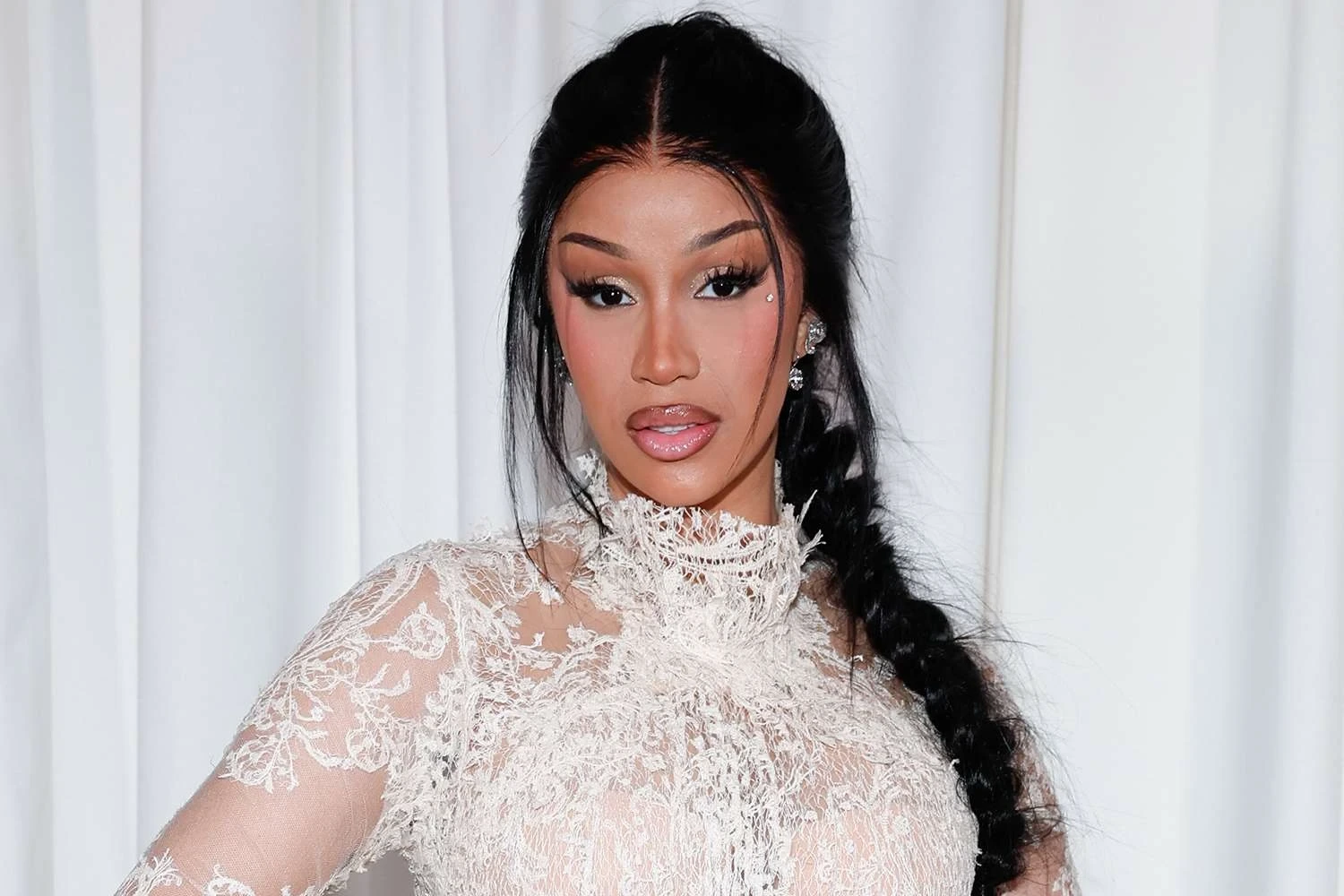 Cardi B Has SNL Meltdown Over Nicki Minaj Joke