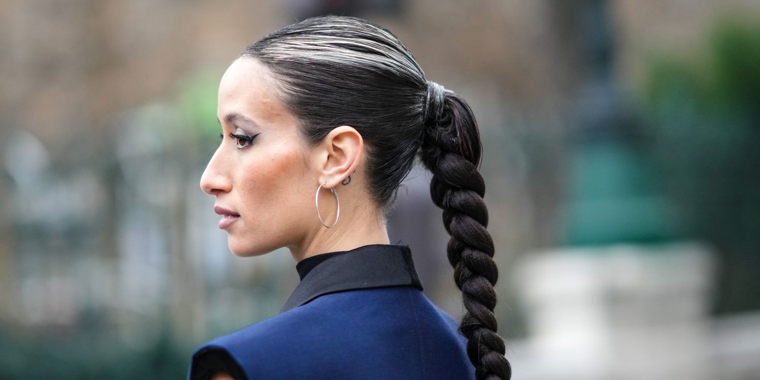 5 Expert Tips For Adding Highlights To Black Hair From Pro Colorists